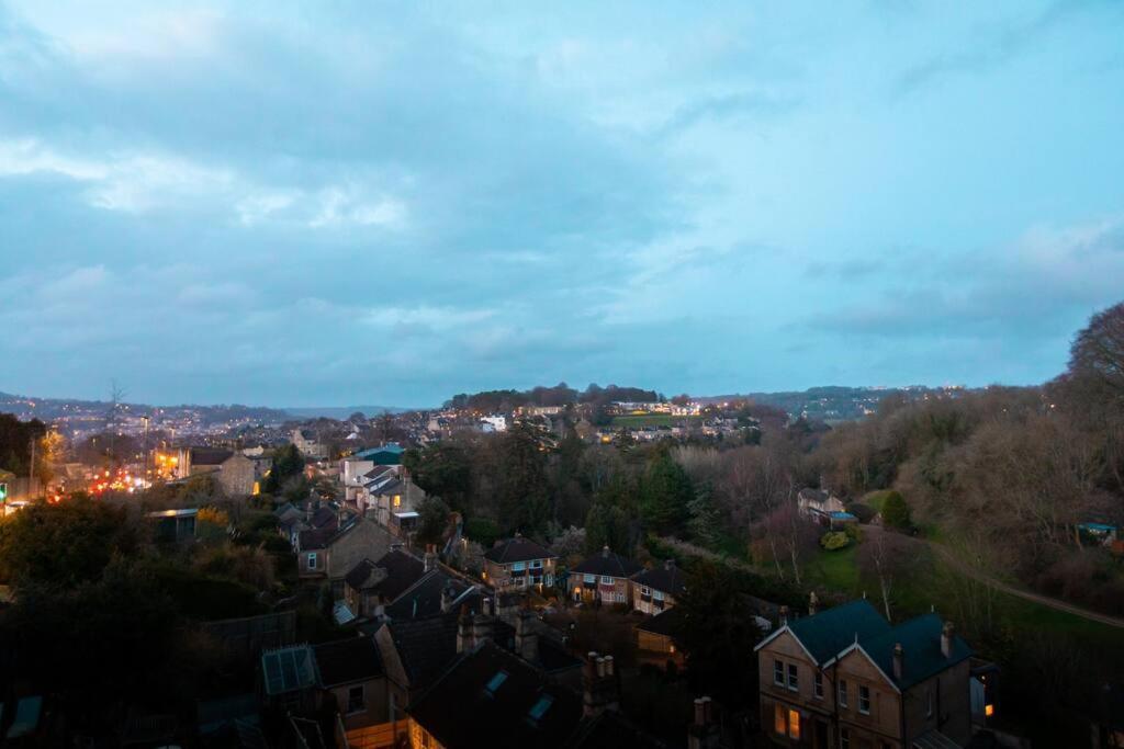 Georgian Gem Free Parking &Views Apartment Бат Екстериор снимка